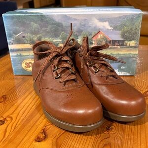 SAS Women's free time teak Brown Leather Flats 6.5N made in USA